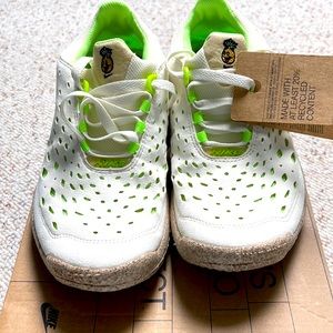 Nike Womans Free Run Trail Pineapple Sneakers
